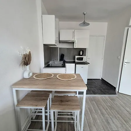 Le Cocon-t2-proche Du Centre-wifi Apartment *